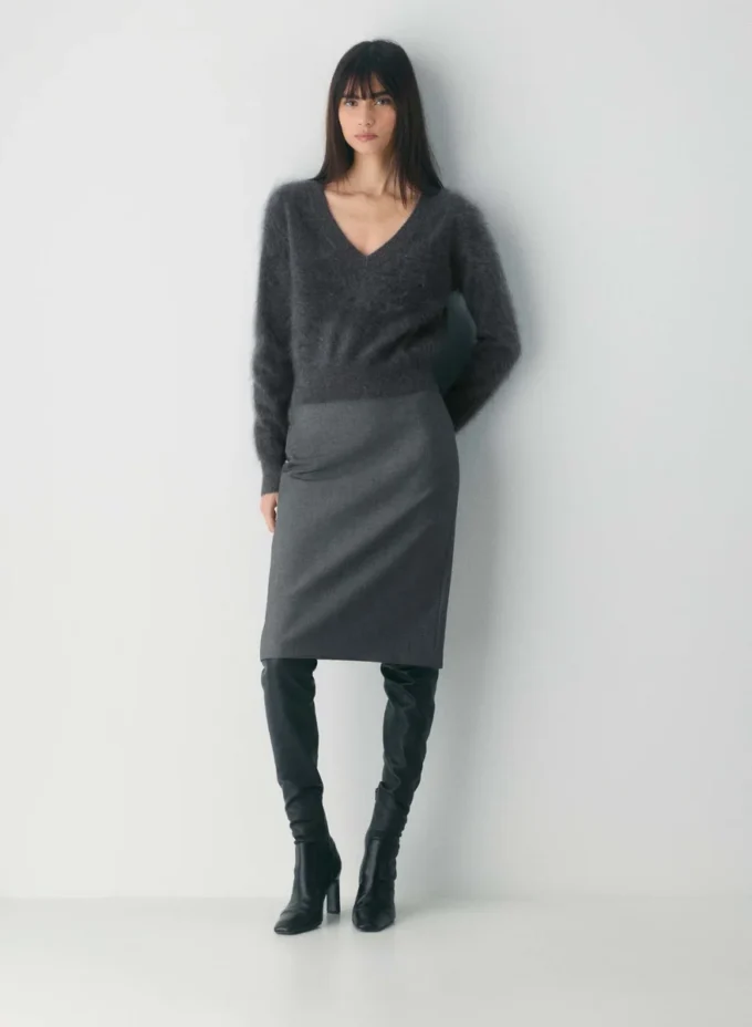 Brushed Cashmere Shrunken V-neck Sweater Brushed Cashmere Shrunken V-neck Sweater