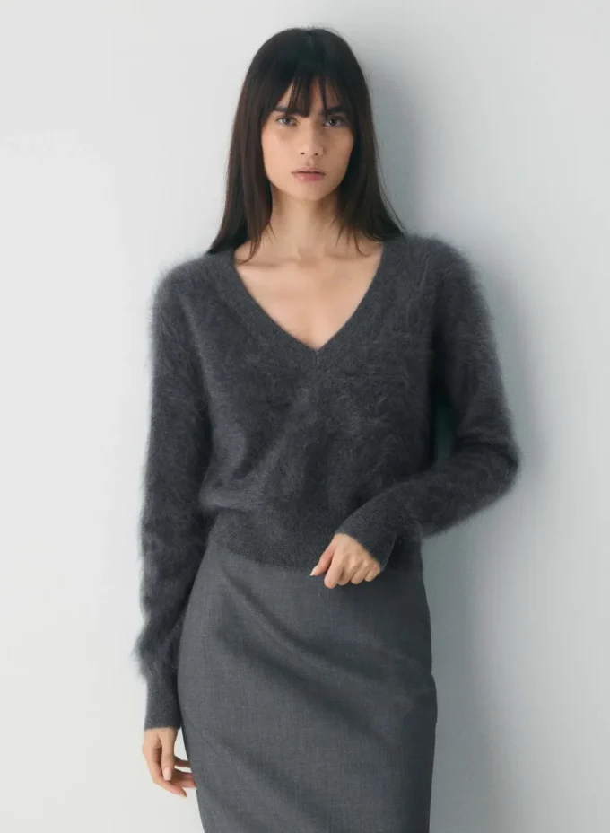 Brushed Cashmere Shrunken V-neck Sweater Brushed Cashmere Shrunken V-neck Sweater