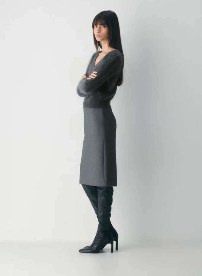 Brushed Cashmere Shrunken V-neck Sweater Brushed Cashmere Shrunken V-neck Sweater