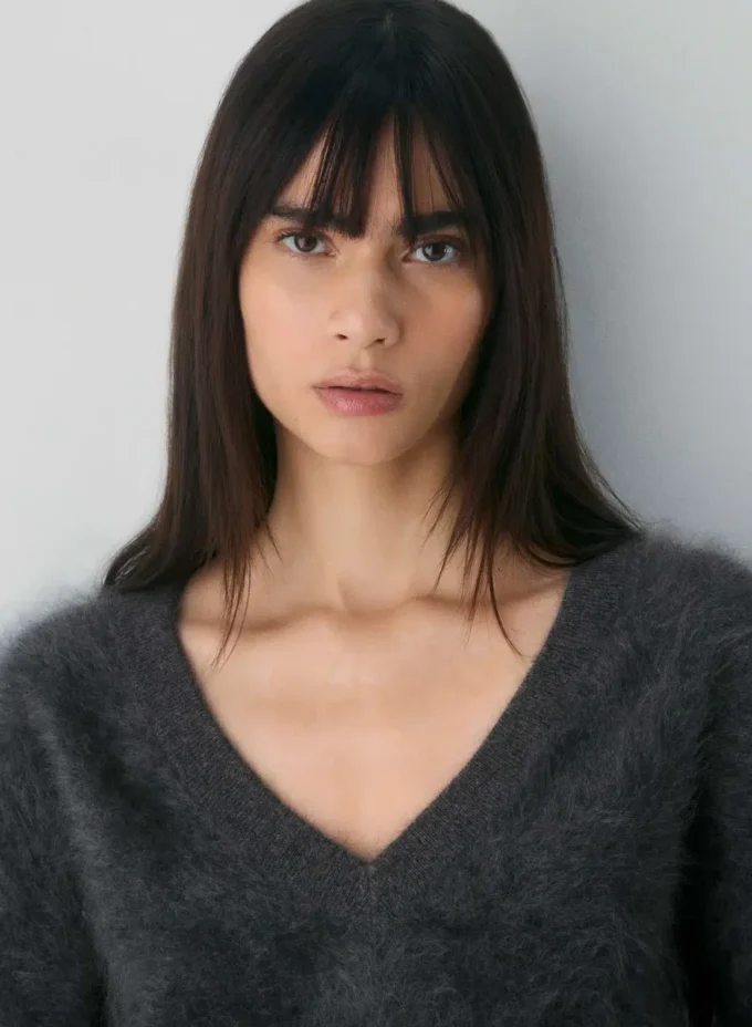 Brushed Cashmere Shrunken V-neck Sweater Brushed Cashmere Shrunken V-neck Sweater