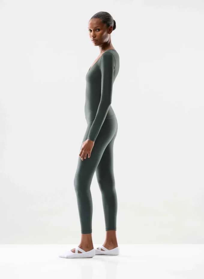 BUTTER Essential V-Neck Longsleeve