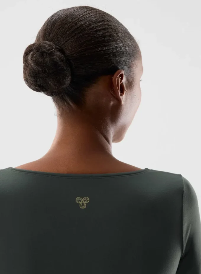 BUTTER Essential V-Neck Longsleeve
