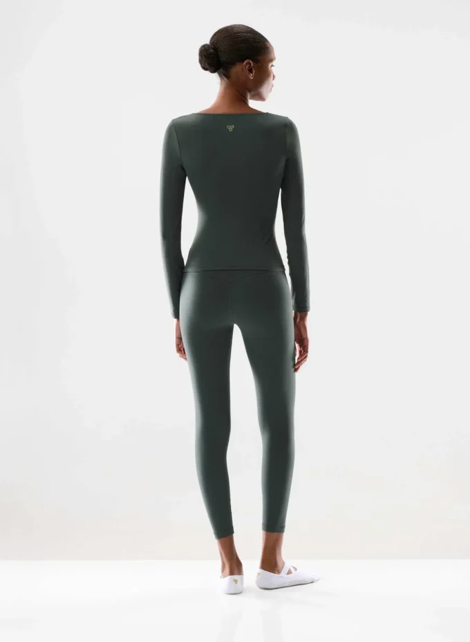 BUTTER Essential V-Neck Longsleeve
