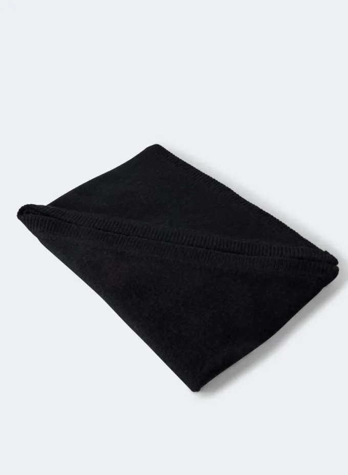 Cashmere Medium Triangle Scarf Cashmere Medium Triangle Scarf