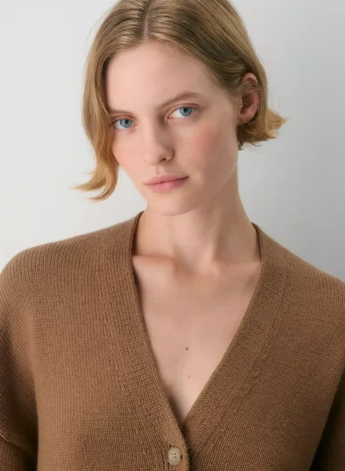 Chunky Merino Wool V-neck Cardigan Chunky Merino Wool V-neck Cardigan