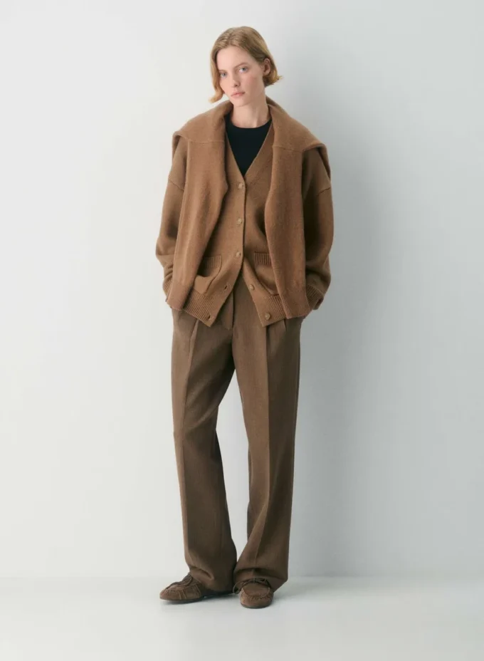 Chunky Merino Wool V-neck Cardigan Chunky Merino Wool V-neck Cardigan