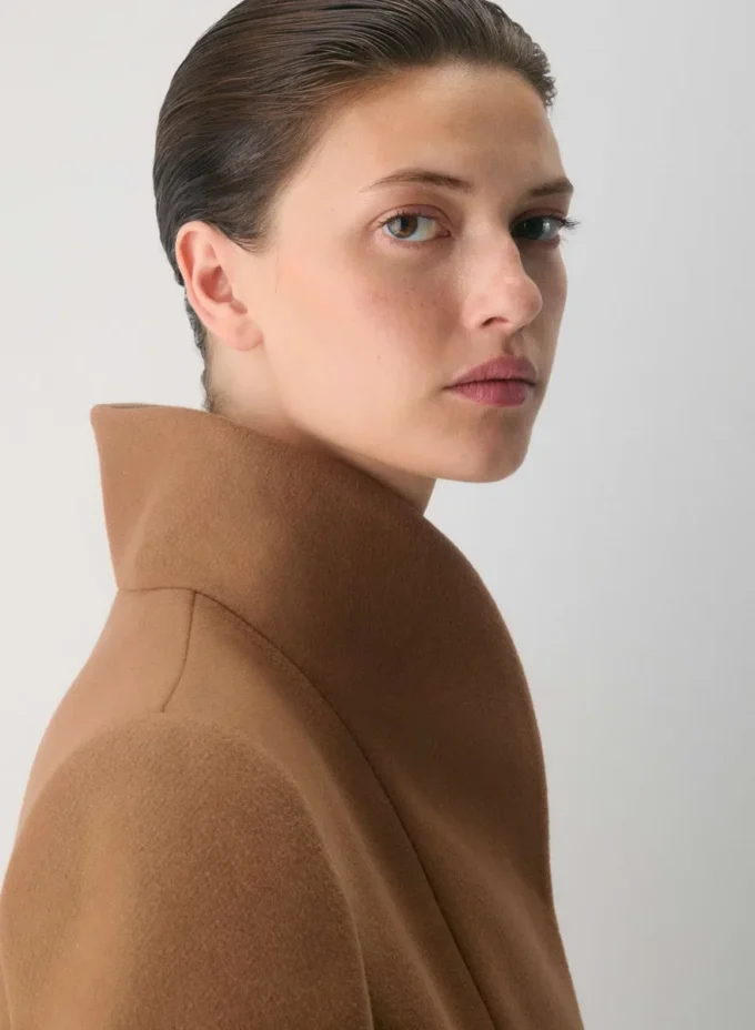 Cocoon-kåpen – luksuriøs ull og kashmir Cocoon-kåpen – luksuriøs ull og kashmir