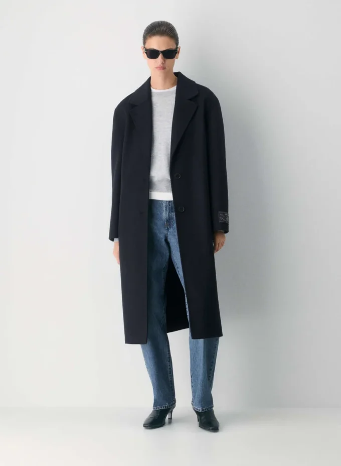 Den eneste dobbeltsidige kåpen – Luxe (Re)Wool Den eneste dobbeltsidige kåpen – Luxe (Re)Wool