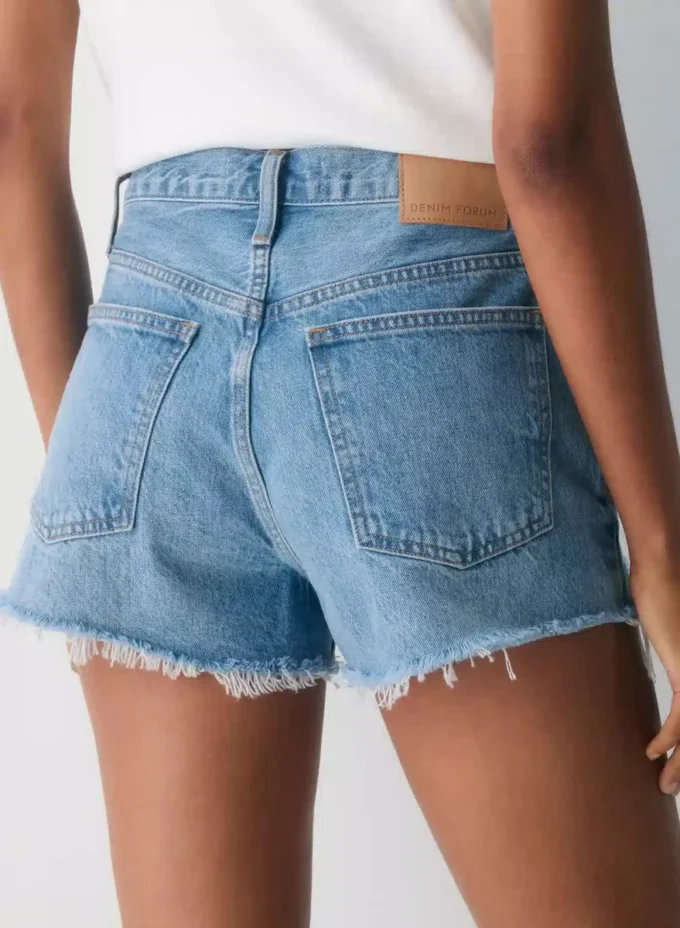 Denim Forum 90-talls vintage avklippte denimshorts Denim Forum 90-talls vintage avklippte denimshorts