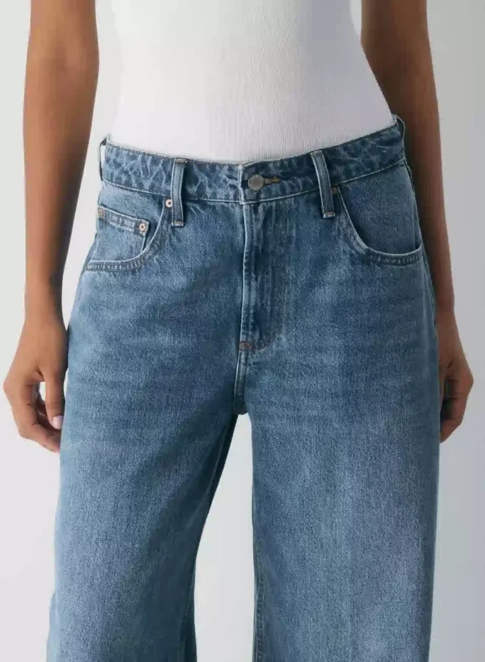 Denim Forum 90-tallsbaggy boyfriend-jeans med lav midje Denim Forum 90-tallsbaggy boyfriend-jeans med lav midje