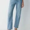 Denim Forum 90-tallsjeans med middels høy midje og løs, avsmalnende passform Denim Forum 90-tallsjeans med middels høy midje og løs, avsmalnende passform