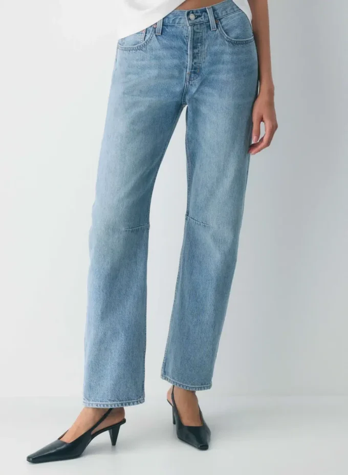 Denim Forum 90-tallsjeans med middels høy midje og løs, avsmalnende passform Denim Forum 90-tallsjeans med middels høy midje og løs, avsmalnende passform
