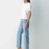 Denim Forum 90-tallsjeans med middels høy midje og løs, avsmalnende passform Denim Forum 90-tallsjeans med middels høy midje og løs, avsmalnende passform