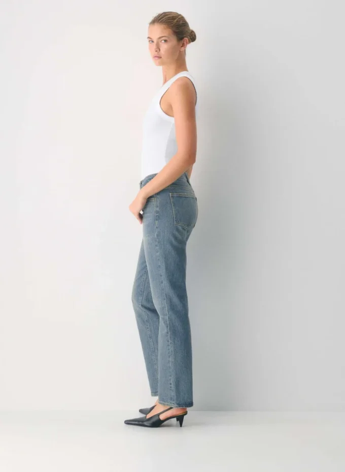 Denim Forum Tilda Curve-fit Lo-rise Straight Jean