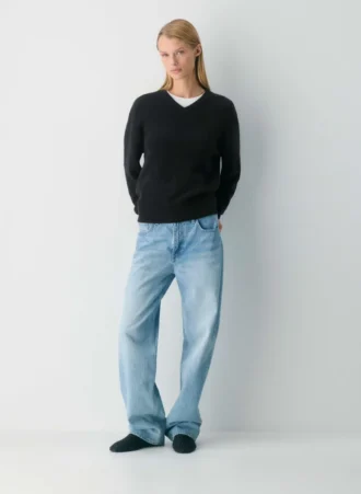 Essential Cashmere avslappet genser med V-hals