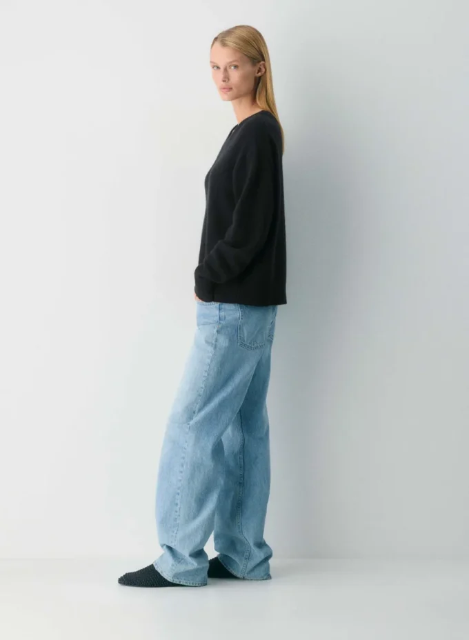 Essential Cashmere avslappet genser med V-hals Essential Cashmere avslappet genser med V-hals