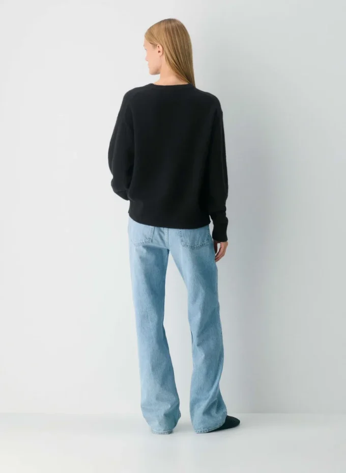 Essential Cashmere avslappet genser med V-hals Essential Cashmere avslappet genser med V-hals