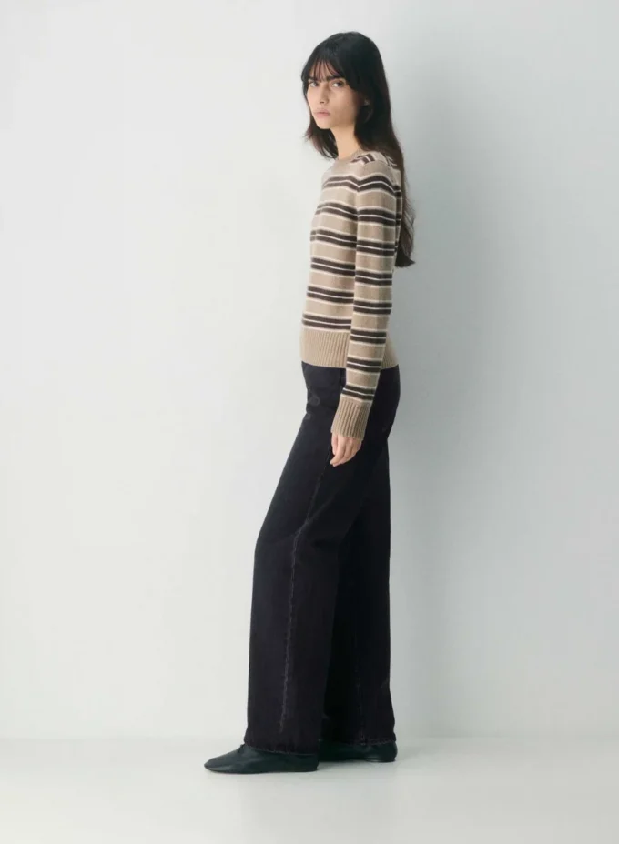 Essential Cashmere Crew Sweater Essential Cashmere Crew Sweater