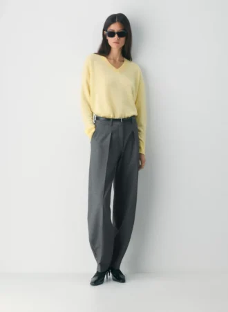Feather Cashmere Avslappet genser med V-hals