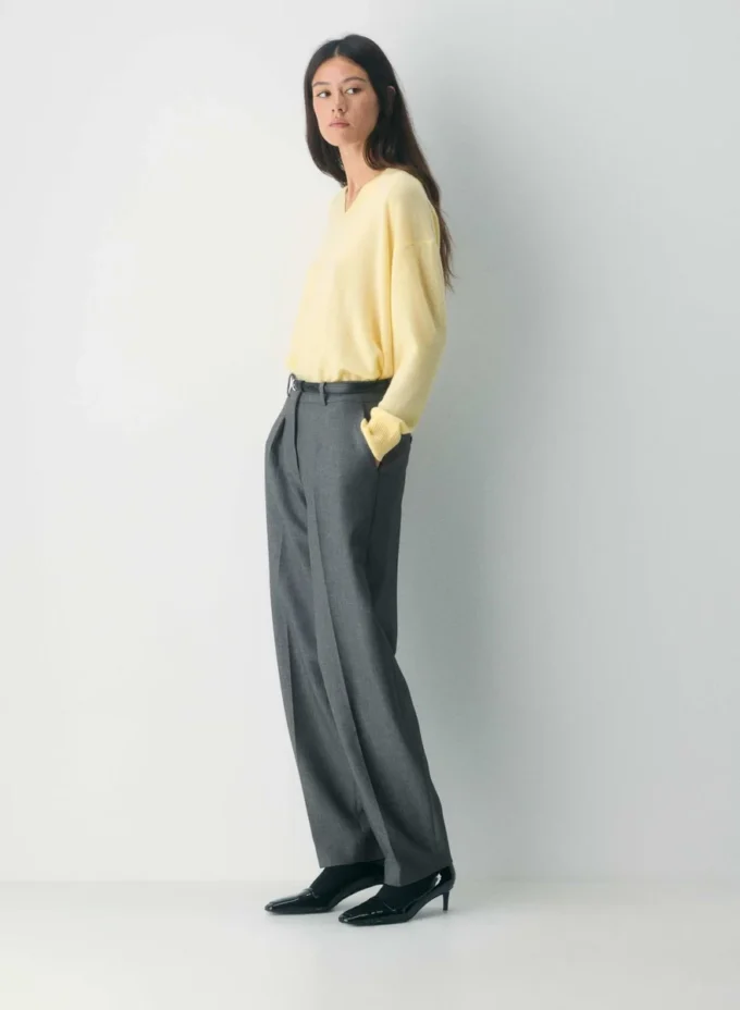 Feather Cashmere Avslappet genser med V-hals Feather Cashmere Avslappet genser med V-hals