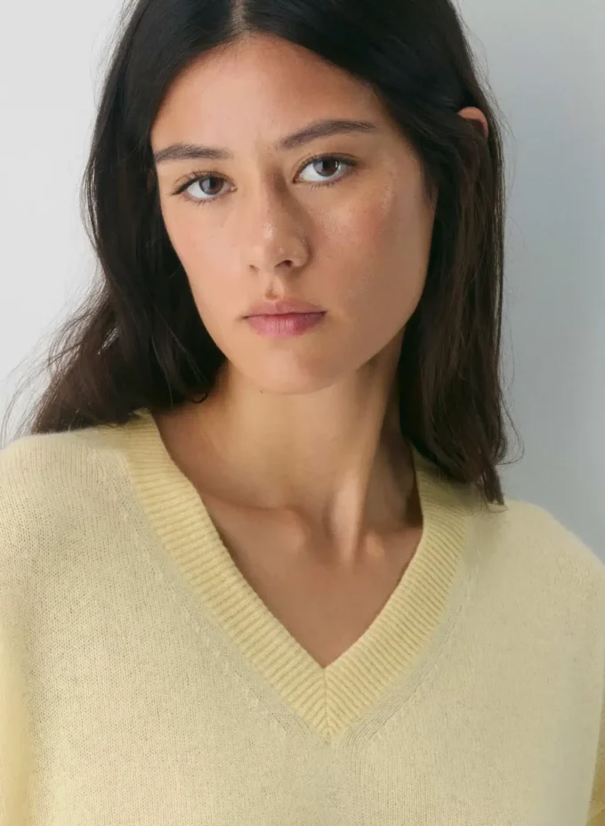 Feather Cashmere Avslappet genser med V-hals Feather Cashmere Avslappet genser med V-hals