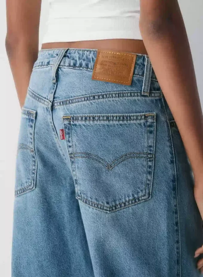 Levi’s Baggy Dad Barrel Jean