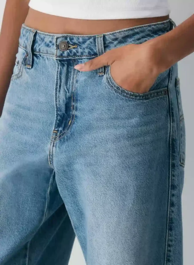 Levi’s Baggy Dad Barrel Jean