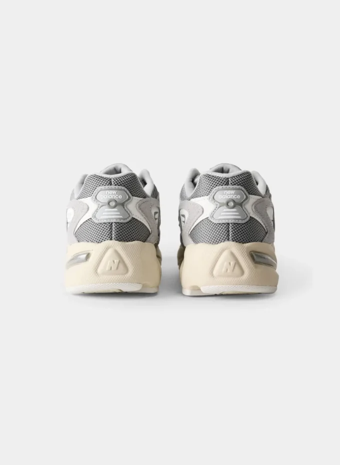 New Balance 725