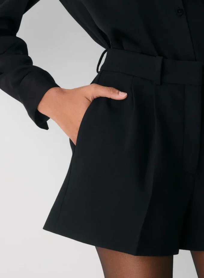 Plisserte minishorts – (Re)ssential
