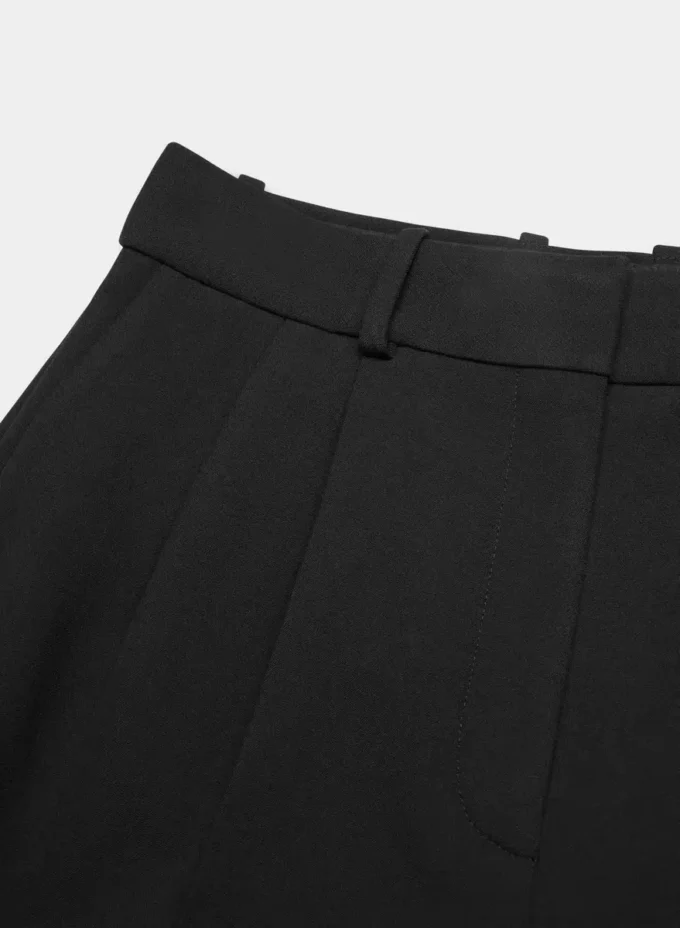 Plisserte shorts til midt på låret Plisserte shorts til midt på låret