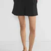 Plisserte shorts til midt på låret Plisserte shorts til midt på låret