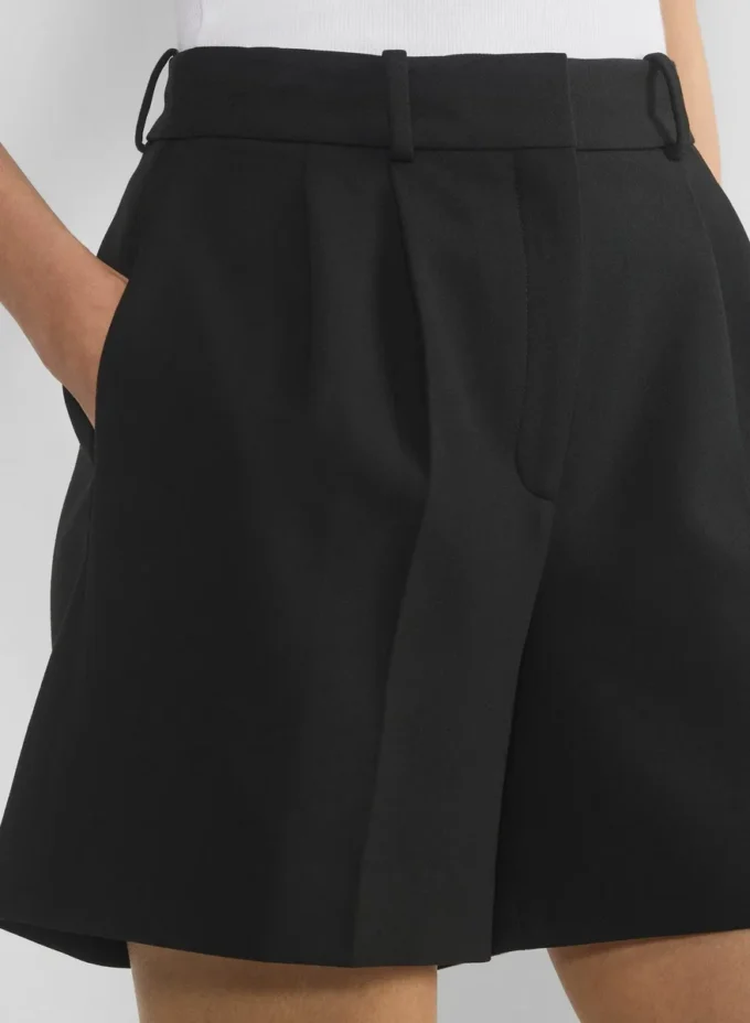 Plisserte shorts til midt på låret Plisserte shorts til midt på låret