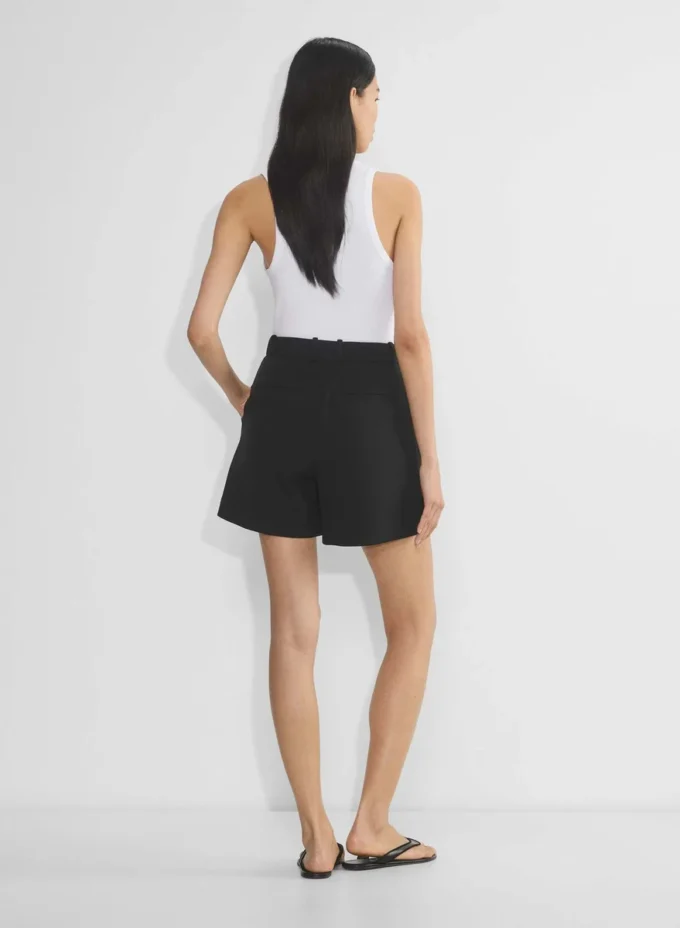 Plisserte shorts til midt på låret Plisserte shorts til midt på låret