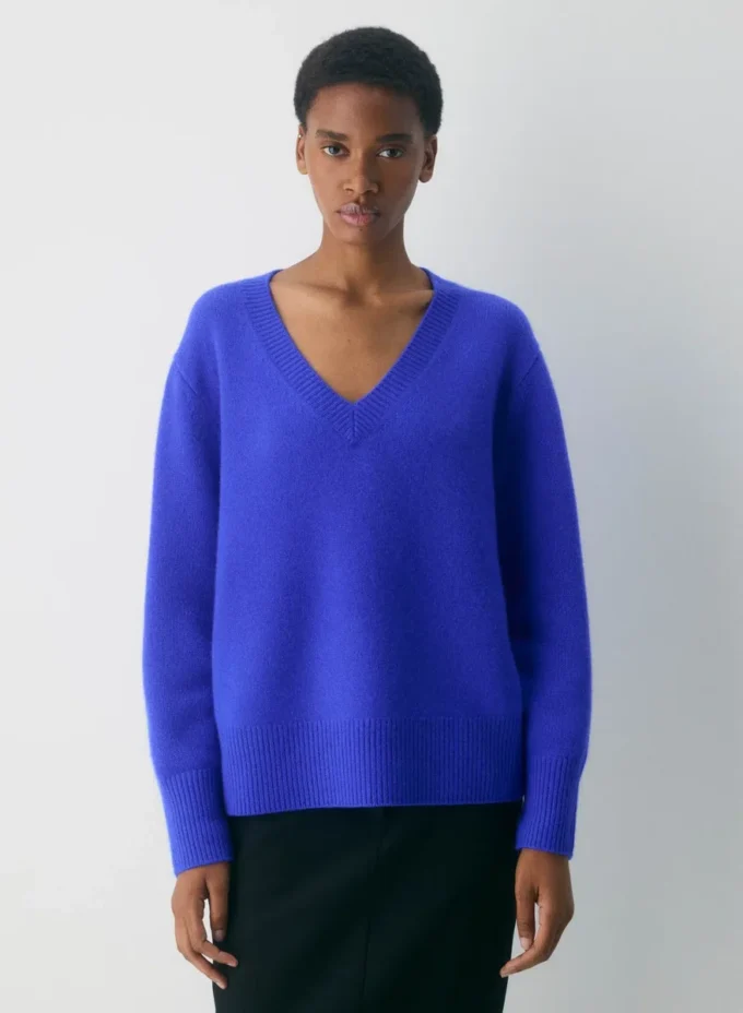 Plush Cashmere Oversized V-neck Sweater Plush Cashmere Oversized V-neck Sweater