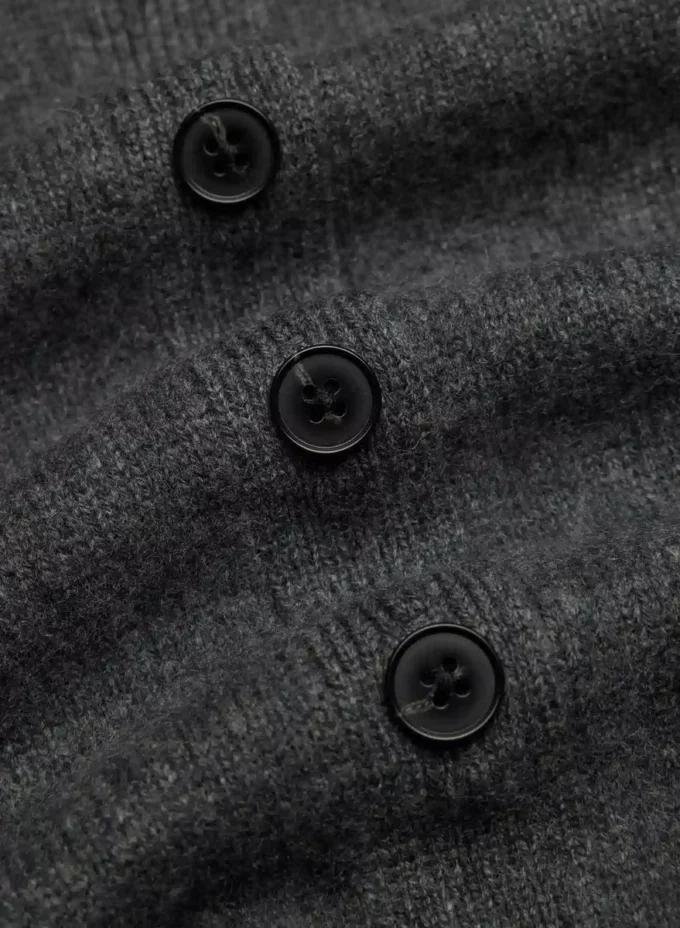 Prinselig ull- og kashmircardigan Prinselig ull- og kashmircardigan