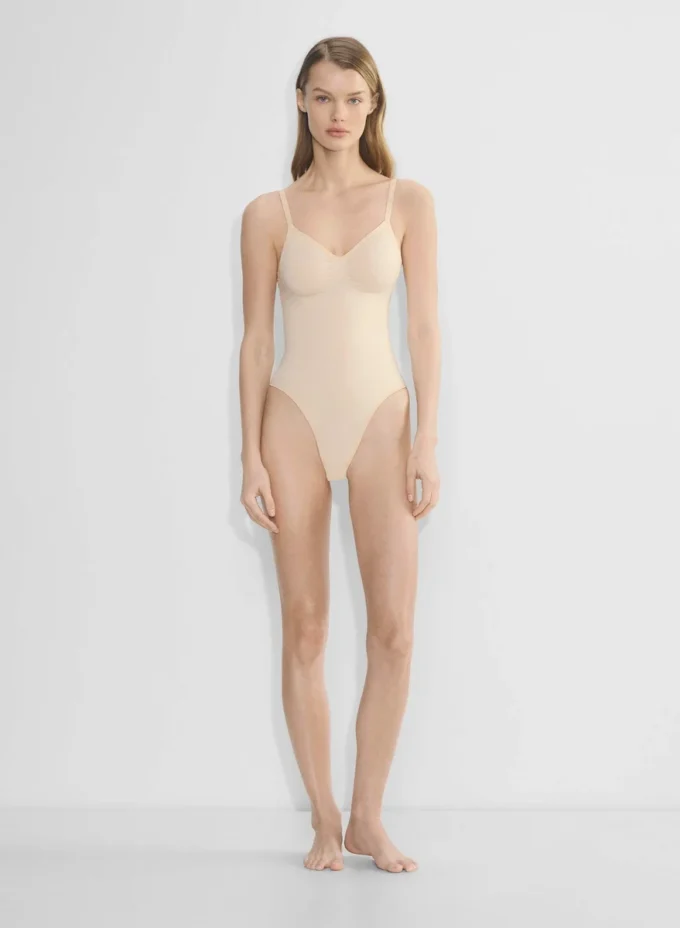 ShapeEnhance™ Bodysuit med lav rygg og string
