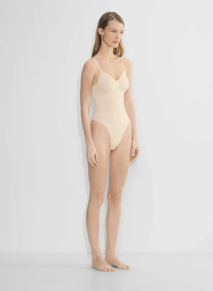 ShapeEnhance™ Bodysuit med lav rygg og string