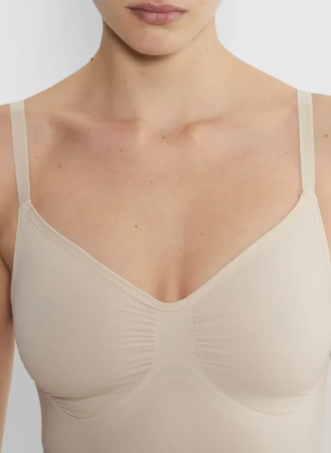 ShapeEnhance™ sømløs bodysuit som går til midt på låret ShapeEnhance™ sømløs bodysuit som går til midt på låret