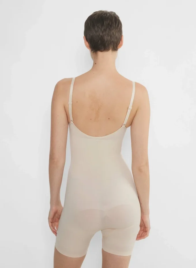 ShapeEnhance™ sømløs bodysuit som går til midt på låret ShapeEnhance™ sømløs bodysuit som går til midt på låret
