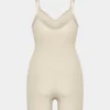 ShapeEnhance™ sømløs bodysuit som går til midt på låret ShapeEnhance™ sømløs bodysuit som går til midt på låret