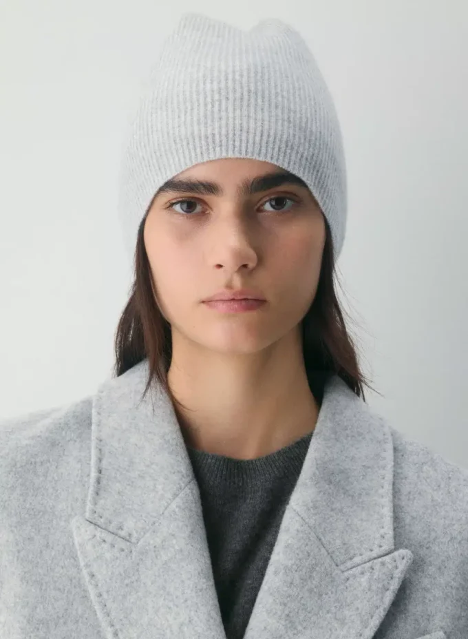 Slouchy beanie i ribbet kashmir Slouchy beanie i ribbet kashmir