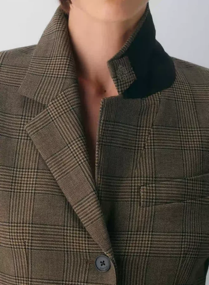 Standout Blazer – (Re)ssential