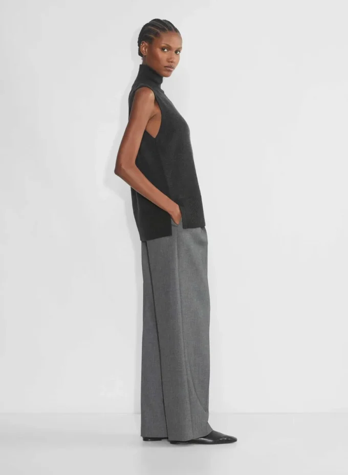 Successor Merino Wool Sleeveless Turtleneck Successor Merino Wool Sleeveless Turtleneck