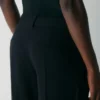 The Effortless Pant™ Curve-Fit Lo-Rise – Crepette™ The Effortless Pant™ Curve-Fit Lo-Rise – Crepette™
