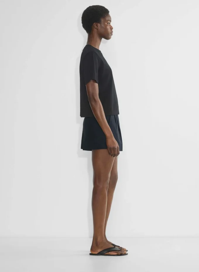 The Effortless Short™ Curve-fit Mini – CruiseLinen™