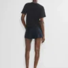 The Effortless Short™ Curve-fit Mini – CruiseLinen™