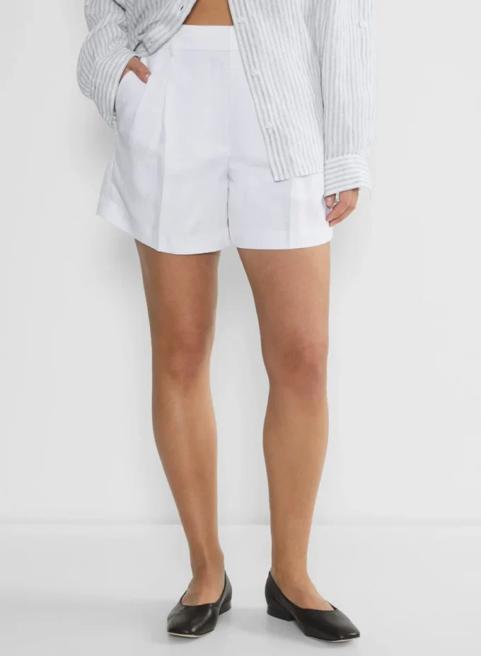 The Effortless Short™ Kurvet passform Midt på låret The Effortless Short™ Kurvet passform Midt på låret