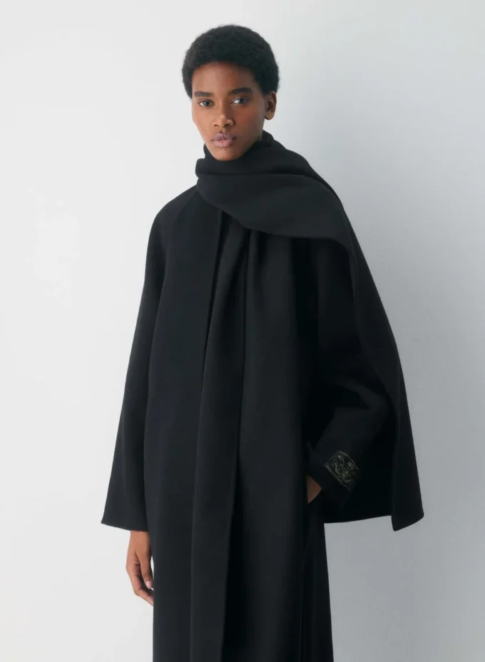 The Embrace dobbeltsidig kåpe – Luxe (Re)Wool The Embrace dobbeltsidig kåpe – Luxe (Re)Wool