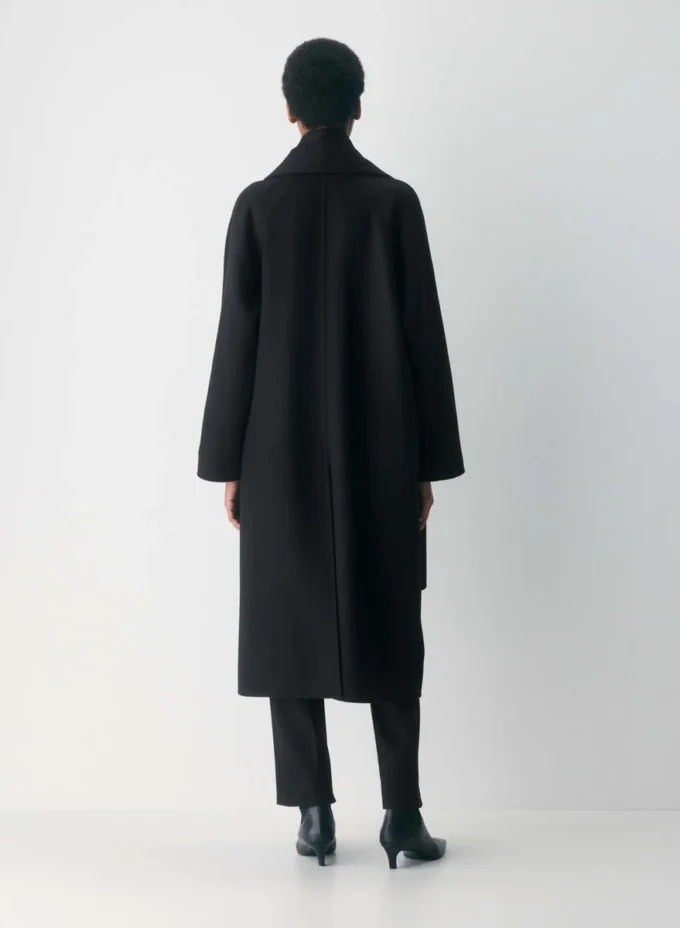 The Embrace dobbeltsidig kåpe – Luxe (Re)Wool The Embrace dobbeltsidig kåpe – Luxe (Re)Wool