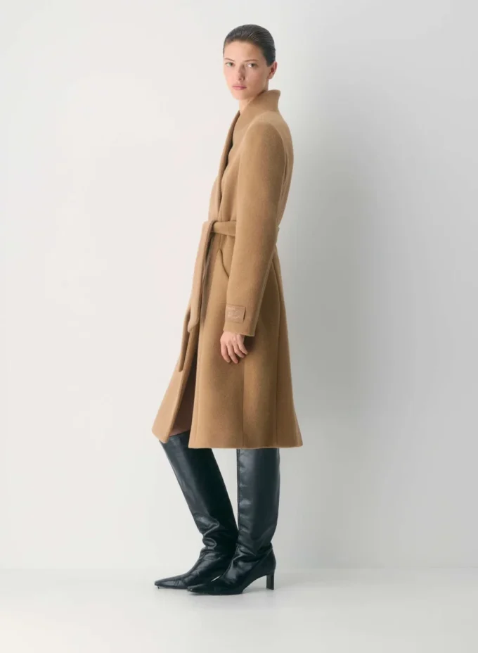 The Heirloom Coat – myk ullkashmir The Heirloom Coat – myk ullkashmir